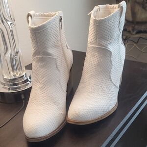 Dirty Laundry White Textured Ankle Boots